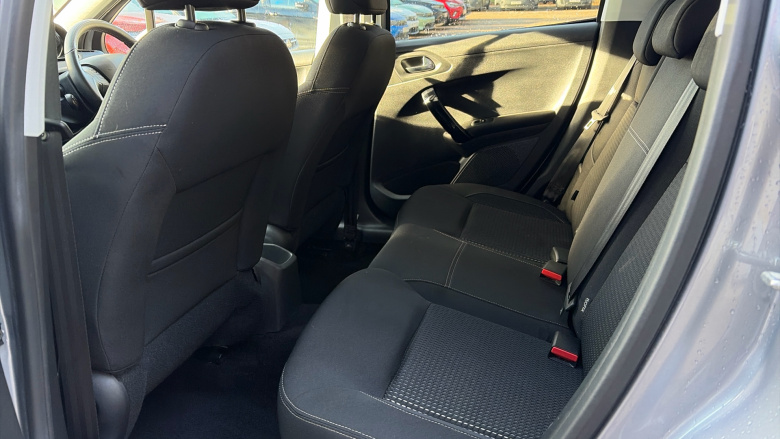 Peugeot 208 1.2 PureTech 82 Tech Edition 5dr [Start Stop] Petrol Hatchback